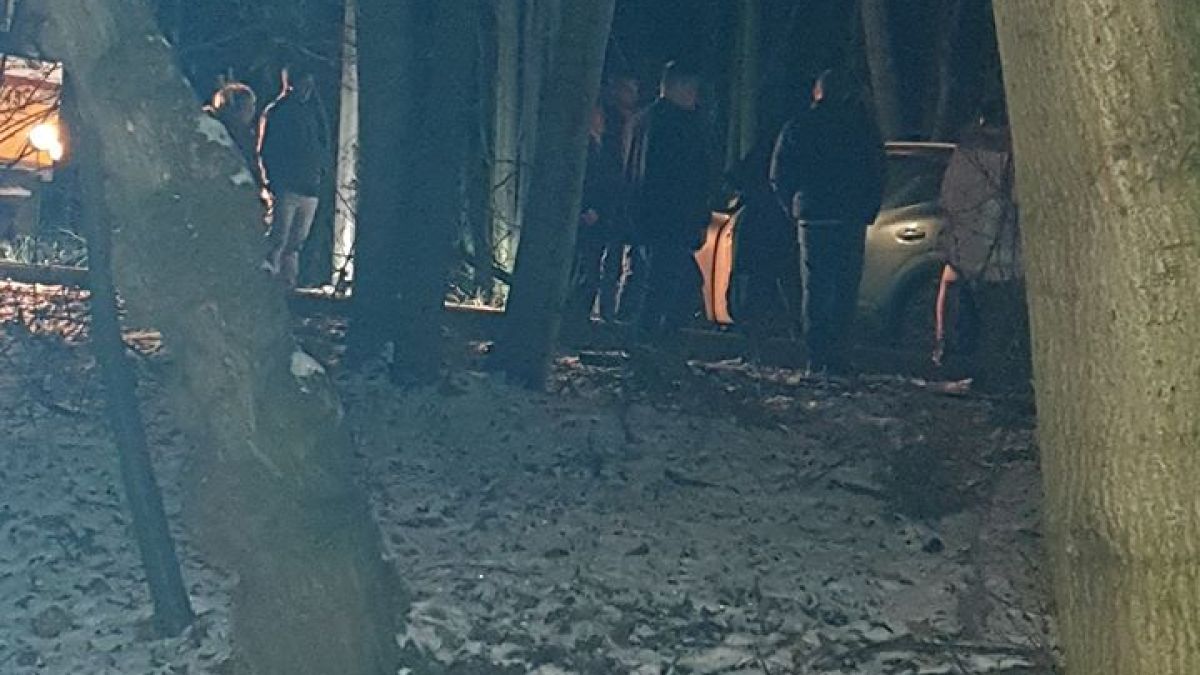 Дивотия в новогодишната вечер с тузарски джип в столичния „Лозенец“ СНИМКИ