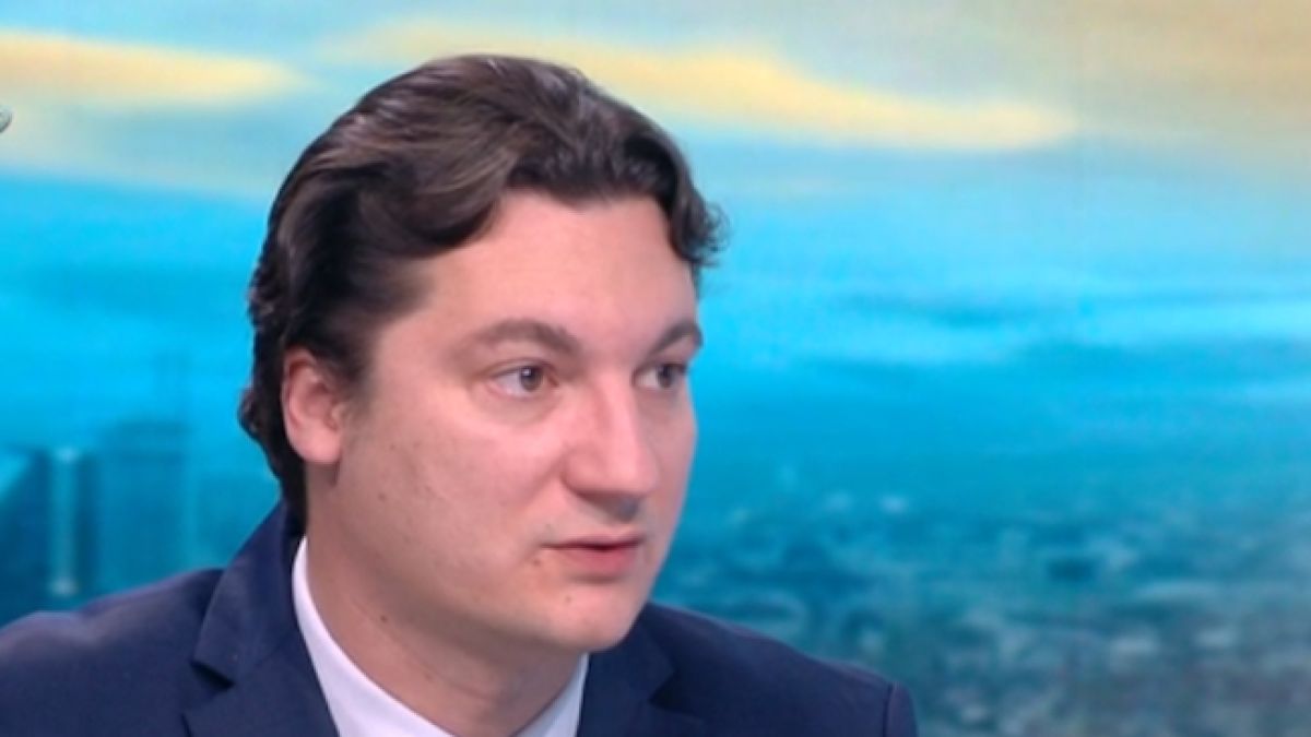 Крум Зарков: Поговорката вода гази, жаден ходи е правителствена политика