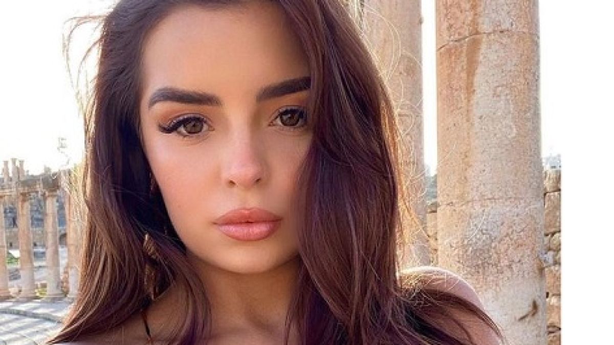 Деми Роуз побърка феновете със СНИМКА 18+ на "прасковката" си 