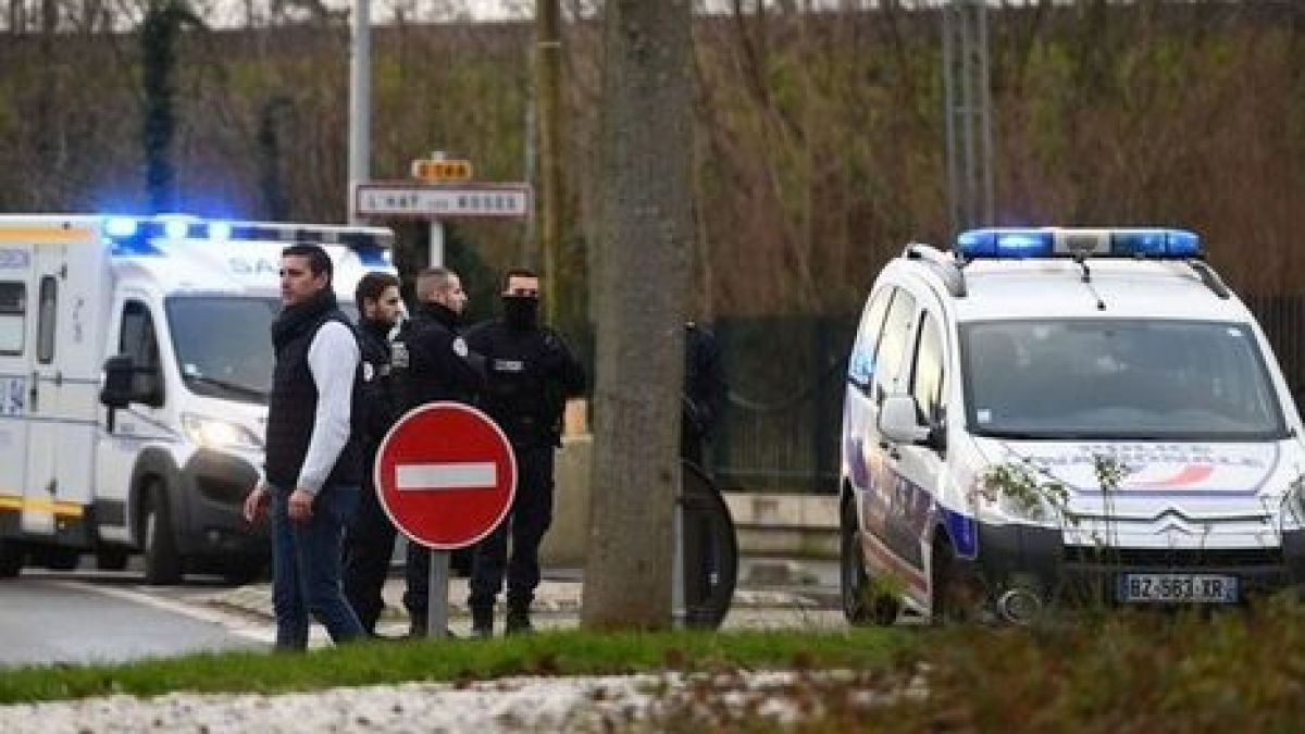 Обявиха колко са загиналите при касапницата в Париж ВИДЕО