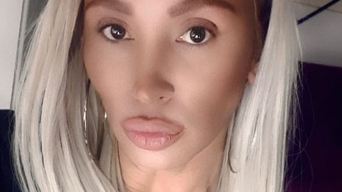 Най-известният български трансджендър се съблече и... СНИМКИ 18+