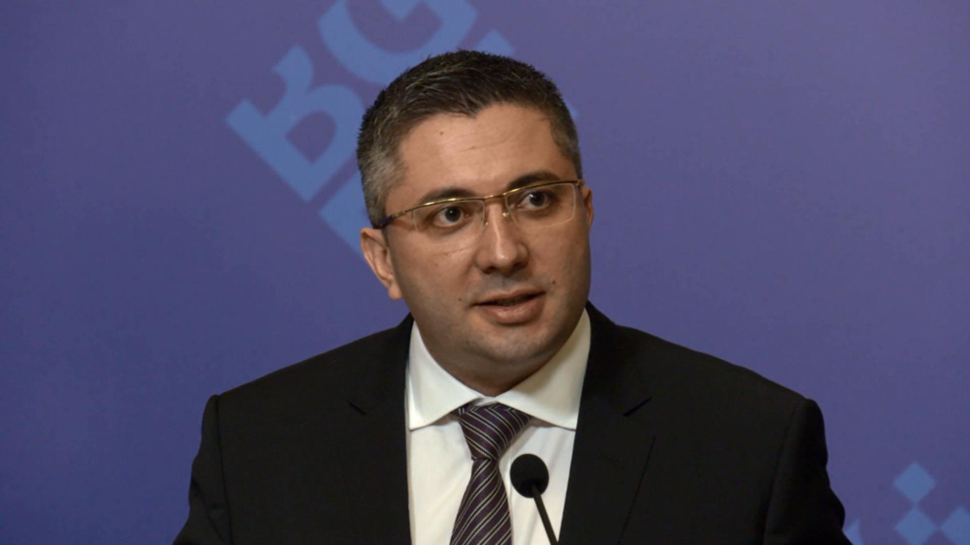 Николай Нанков вече е сгоден