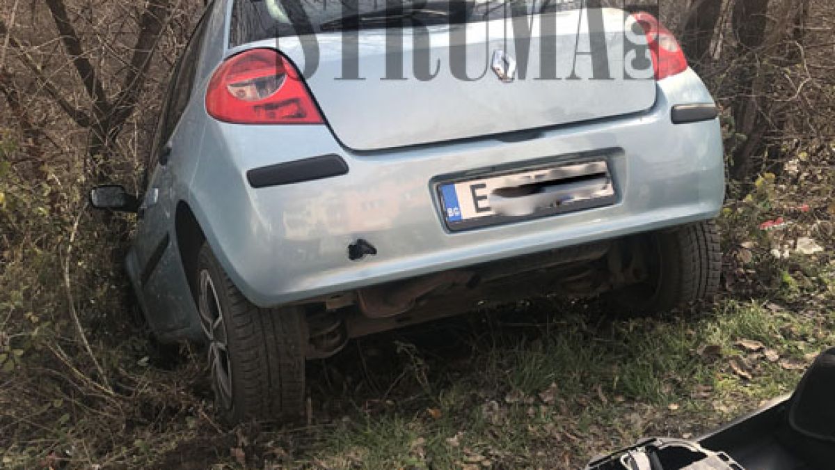 Зрелище в Благоевград! Водач забрави ръчната спирачка и стана страшно СНИМКИ