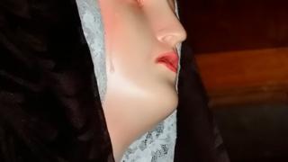 Послание Божие: Статуя на Дева Мария проплака кръв на фона на напрежението в Близкия изток ВИДЕО 
