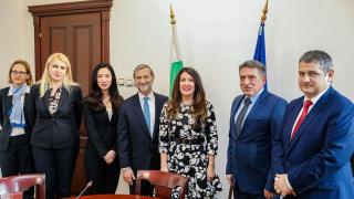 Херо Мустафа и Джесика Ким се срещнаха с правосъдния министър СНИМКИ