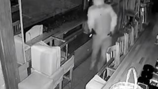 Маскирани обраха заведение в центъра на София ВИДЕО