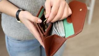 Бързо изхвърлете тези неща от портфейла си, за да не останете без пари!