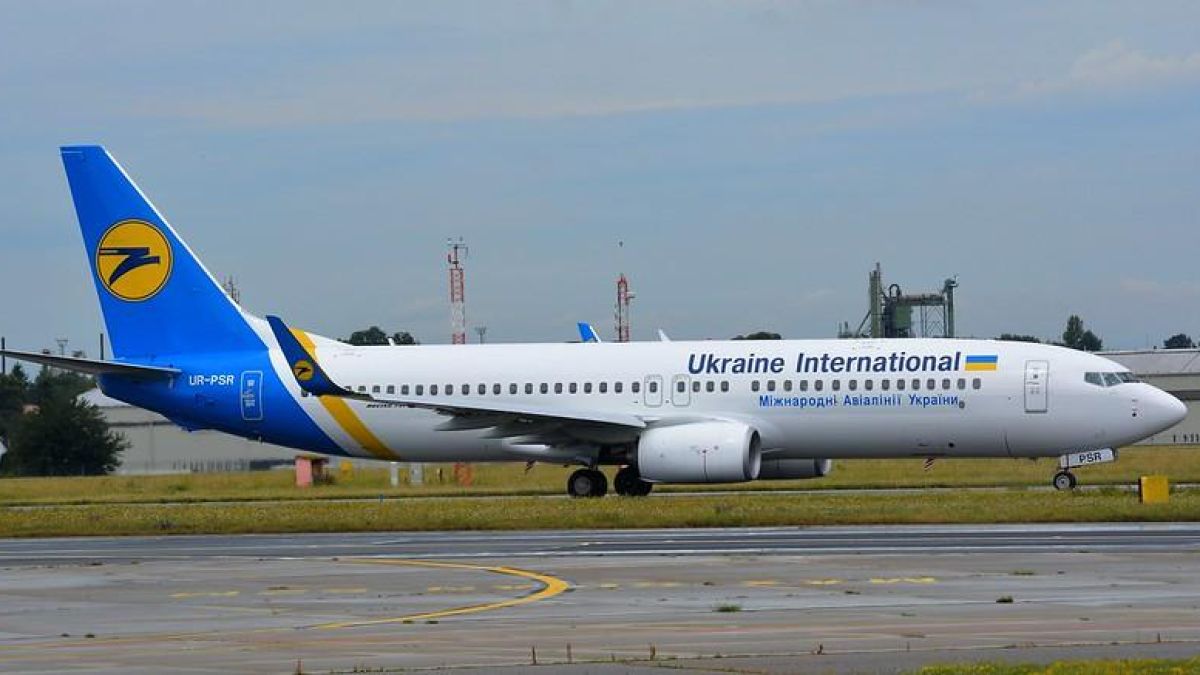 Извънредно: Boeing 737-800  със 167 души на борда се разби до Техеран!