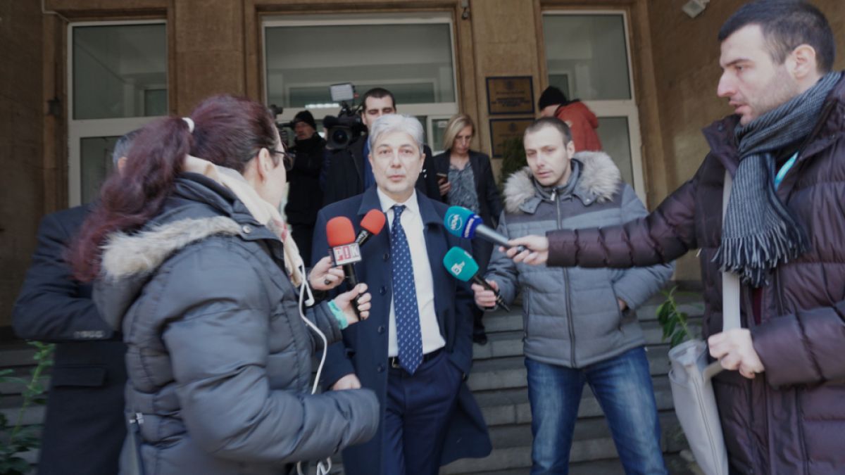 Отведоха министър Нено Димов за разпит в спецпрокуратурата