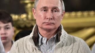 Медиите разкриха цената на коледния пуловер на Путин