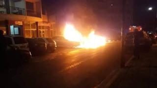 Огнен ад тази нощ! 7 коли горяха като факли СНИМКИ
