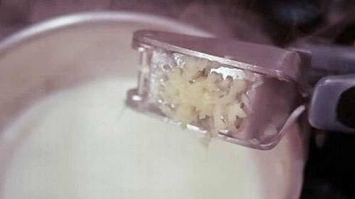 Рецепта за чесново мляко - лек за минимум 100 болежки