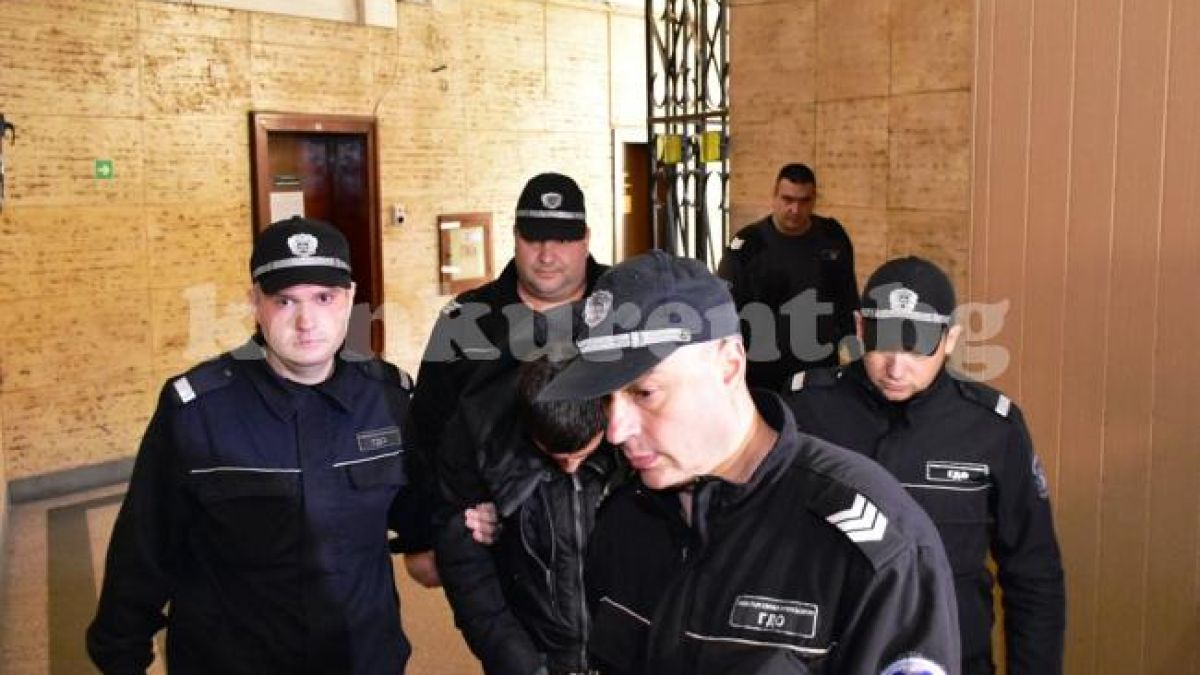 Извергът от Галиче не можа да си каже ЕГН-то в съда и пожела да остане в ареста СНИМКИ