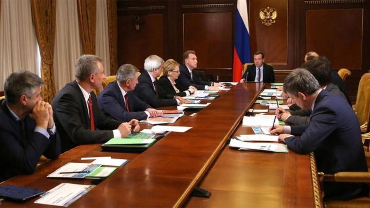 С тези думи Медведев подаде оставката на правителството ВИДЕО 