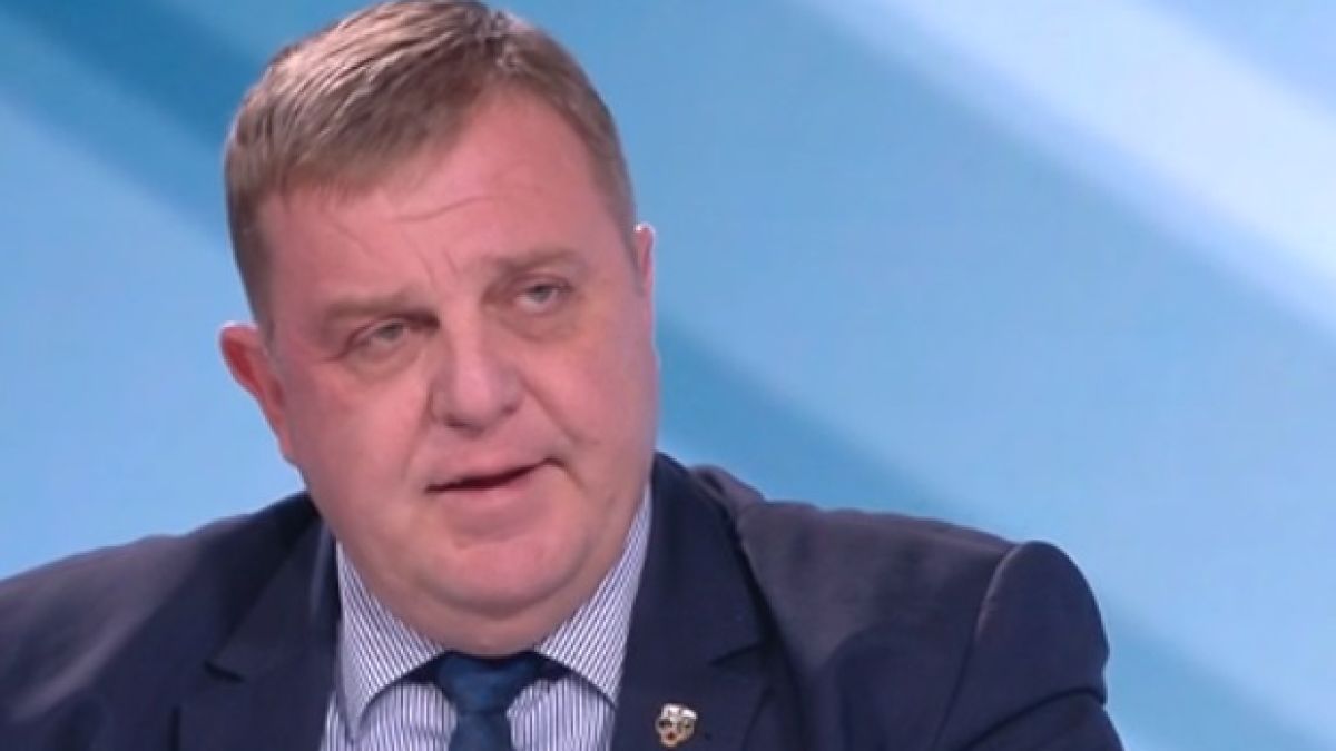 Каракачанов проговори за облеклото си в Египет, което развълнува нета 