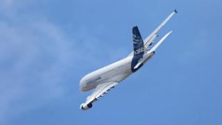 Ад в небето! Еърбъс А380 кацна извънредно на летище Истанбул