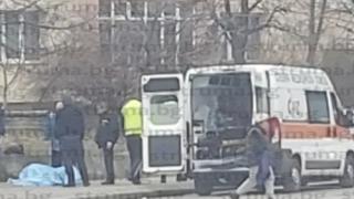 Ужасяващ инцидент на автобусна спирка смрази дупничани 