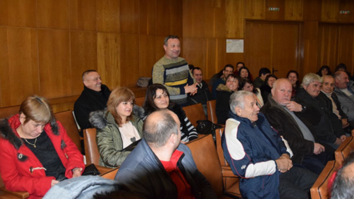 Не е за вярване Димитър Рачков в коя китна махала се сдоби с имот