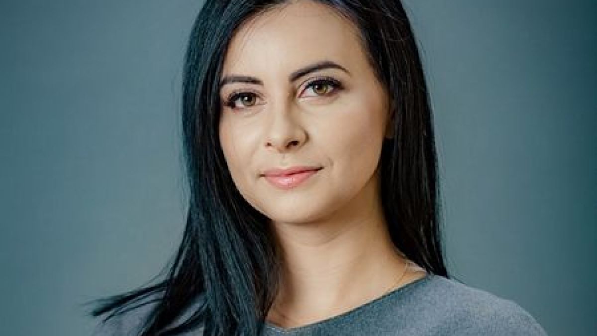 Красивата и млада Мария ще прави нещо уникално в Бургас