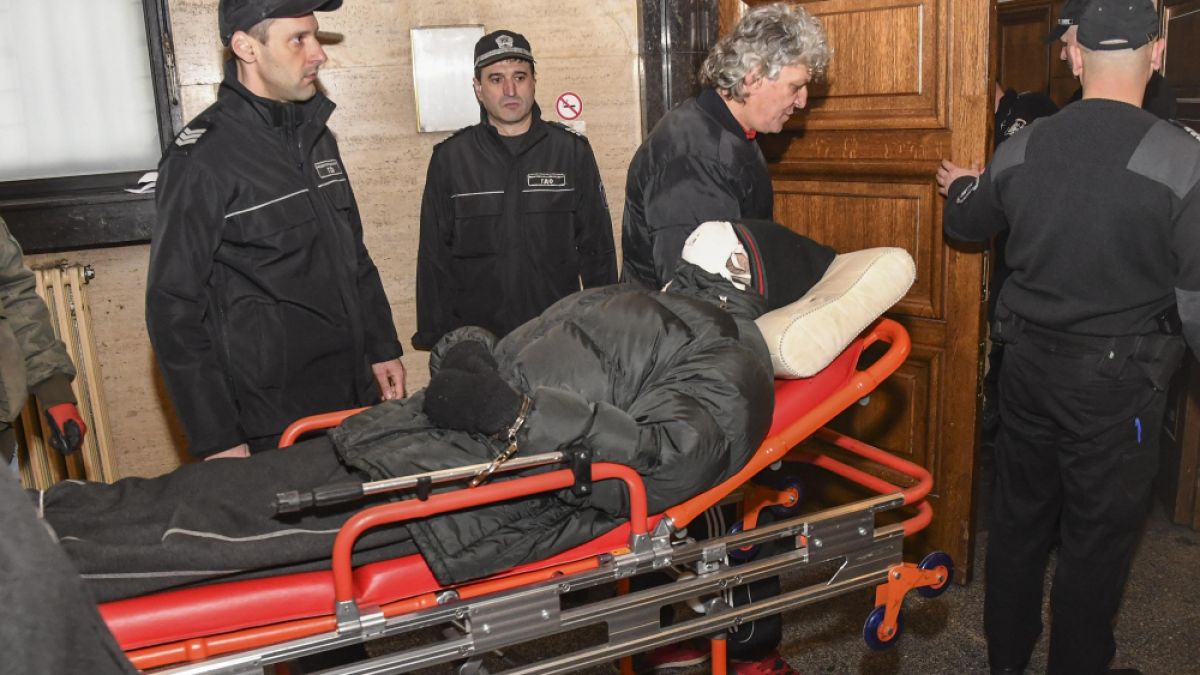 Герман Костин ревна, че ослепя в ареста СНИМКИ