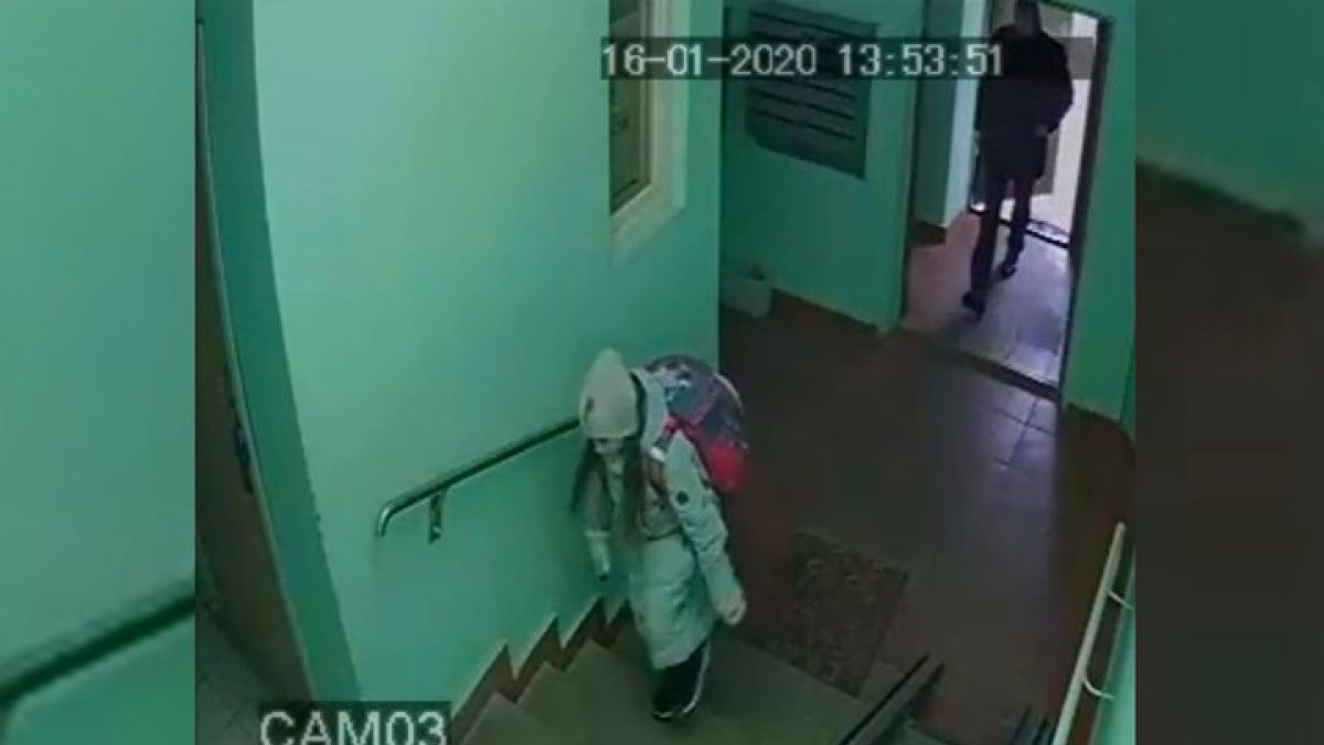 Вижте как 9-годишна ученичка успя ловко да се справи с преследващ я мъж ВИДЕО