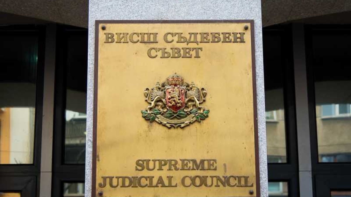 Няма да вдигат заплатите в съдебната система... засега