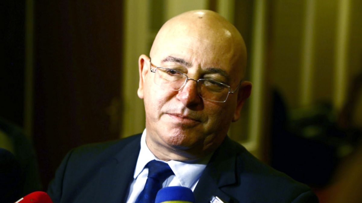 Емил Димитров с нови мерки за горенето на боклуци в ТЕЦ "Бобов дол"