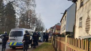 Съседи скочиха да линчуват канибал в Чехия, защото изял 16-г. момиче 