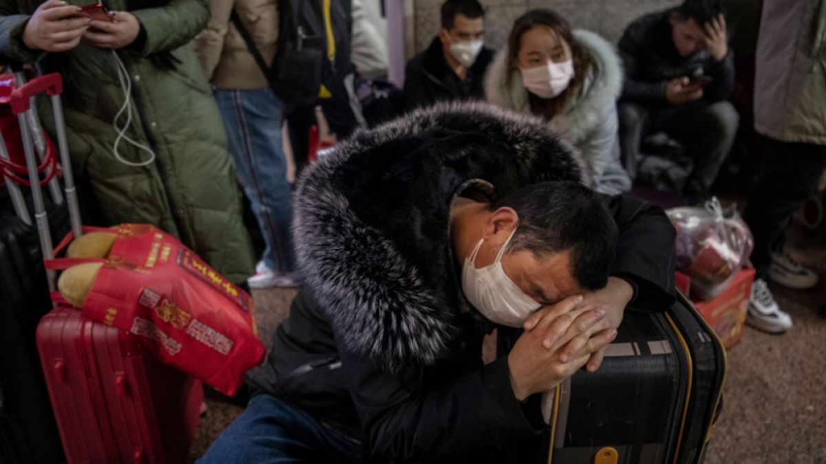 Страшно е! За ден китайският вирус уби 8 души, жертвите вече са 25 ВИДЕО