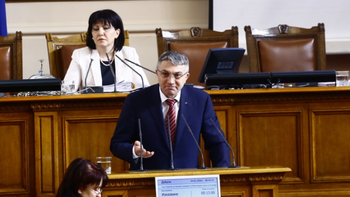 Карадайъ: Държавата е в колапс заради тежка некомпетентност 
