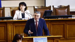 Карадайъ: Държавата е в колапс заради тежка некомпетентност 