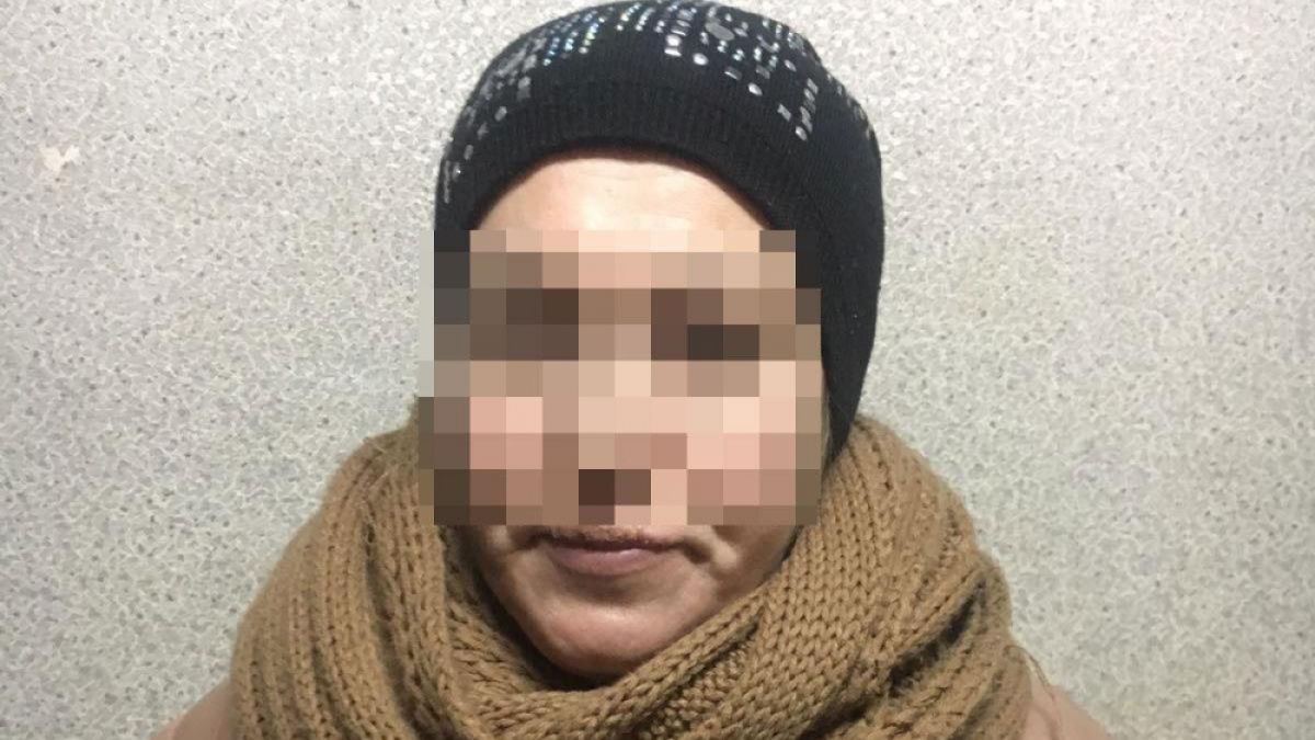 Михаил се прибра вкъщи и завари жена си да коли децата им