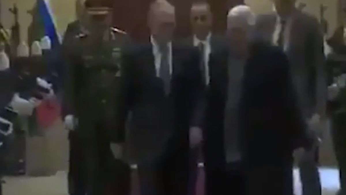 Путин възхити палестинците, наведе се и вдигна от земята... ВИДЕО 