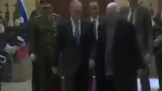 Путин възхити палестинците, наведе се и вдигна от земята... ВИДЕО 