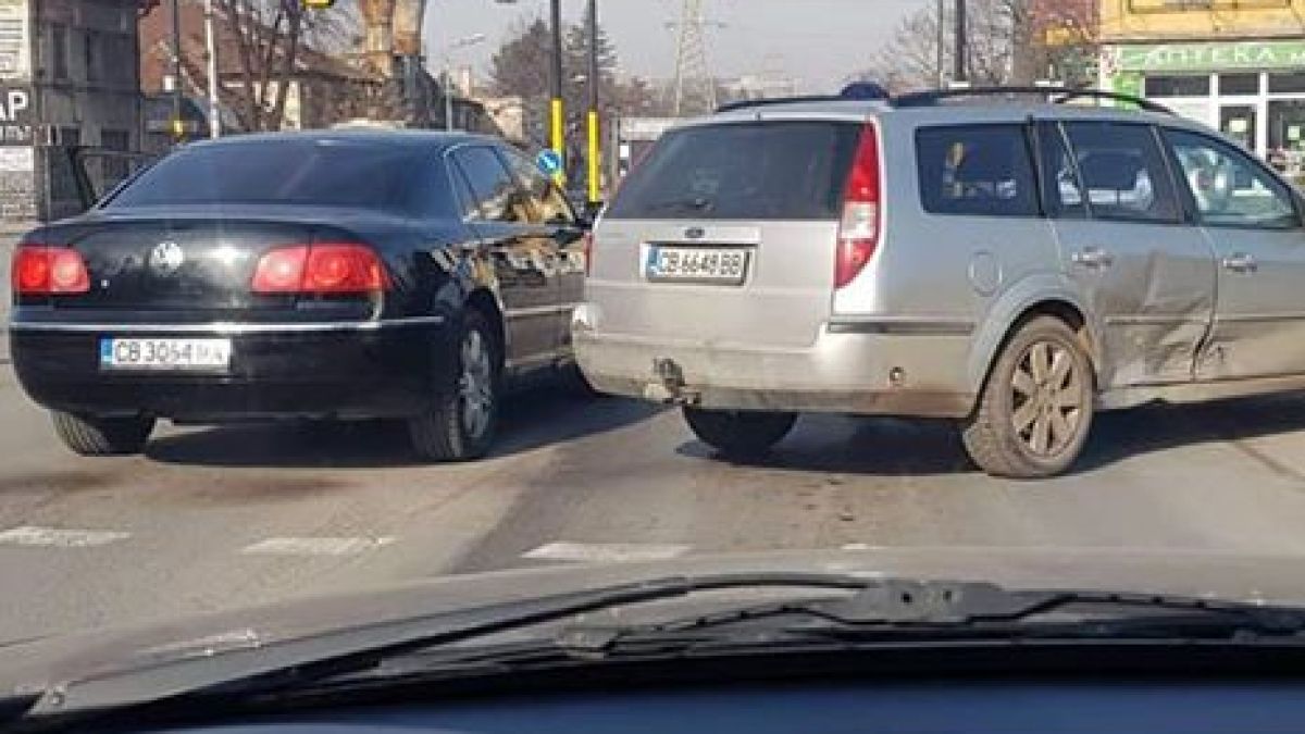 Първо в БЛИЦ! Адско меле в София СНИМКИ