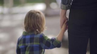Отнеха от родителите българче в Хаити!