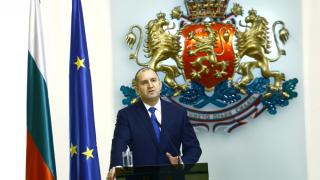 Човек на президента Радев заговори за батални сцени и хвърли бомба