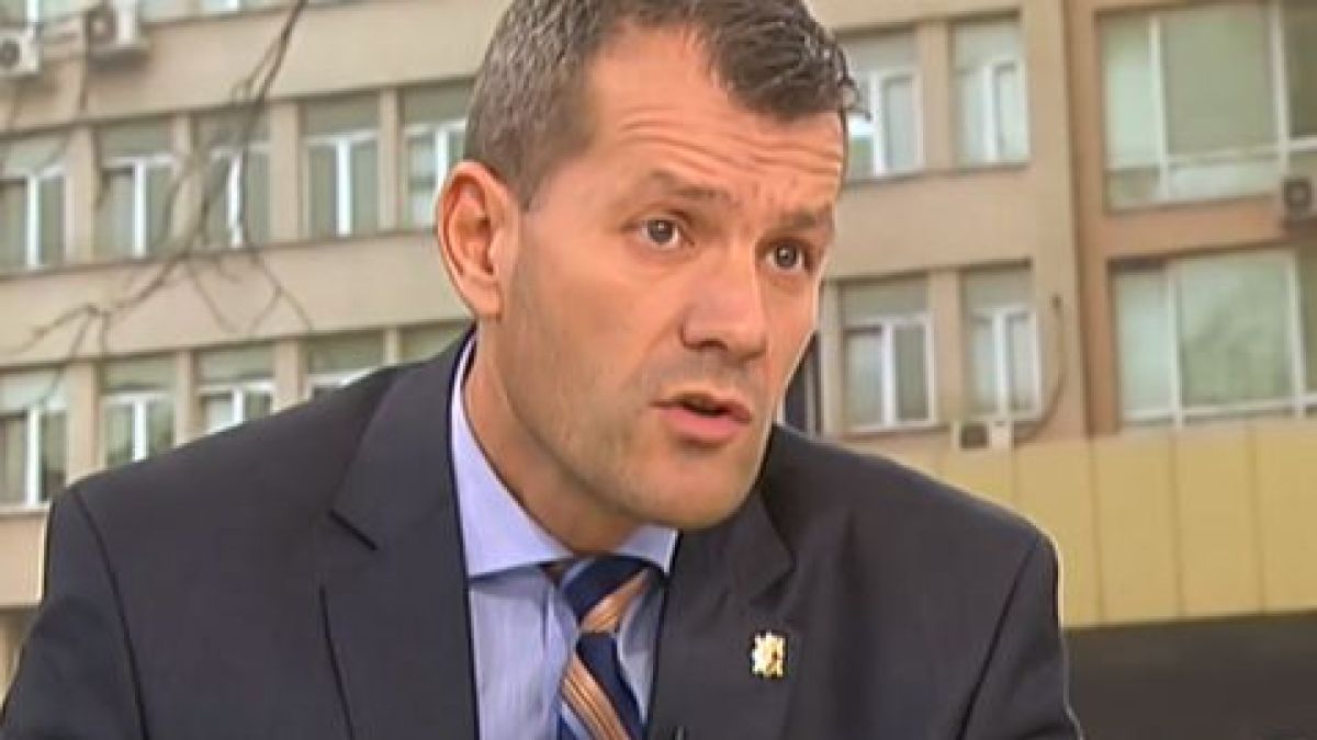 Боян Расате съчини нечувана версия за гръмналия се в ДАНС Емил 