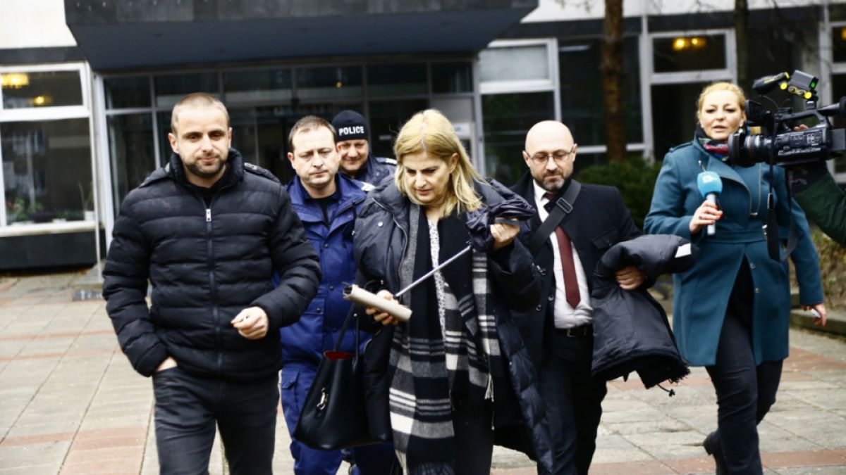 Бомбата на БЛИЦ се потвърди! Изкарват арестуваните от Държавната комисия по хазарта! Задържан е и председателят