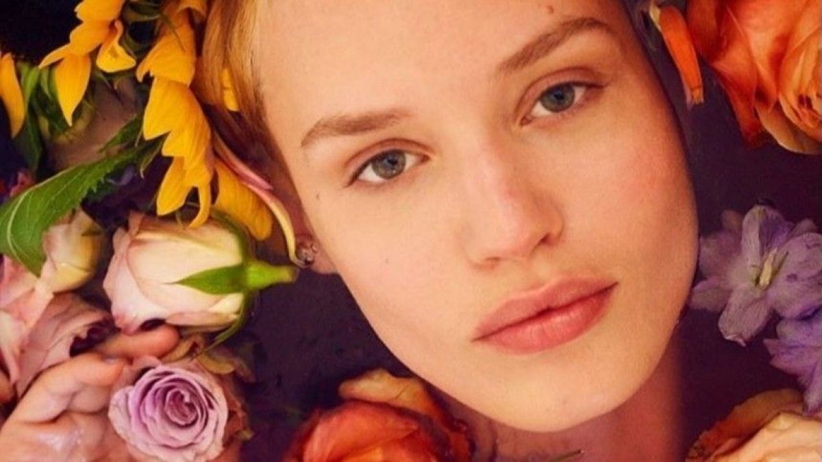 Дъщерята на легендата Миг Джагър се снима гола СНИМКИ 18+