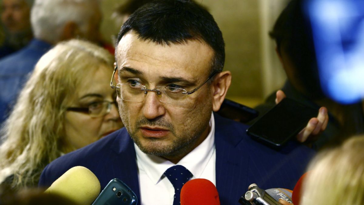 Младен Маринов с горещи новини за изродите, съблекли и обрали детето в рейса 