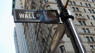 На Уолстрйт стана страшно заради вируса!