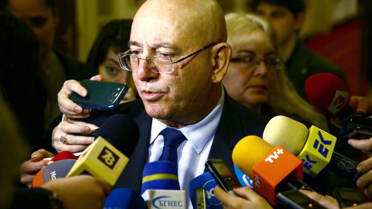 Ревизоро развъртя секирата в Русе