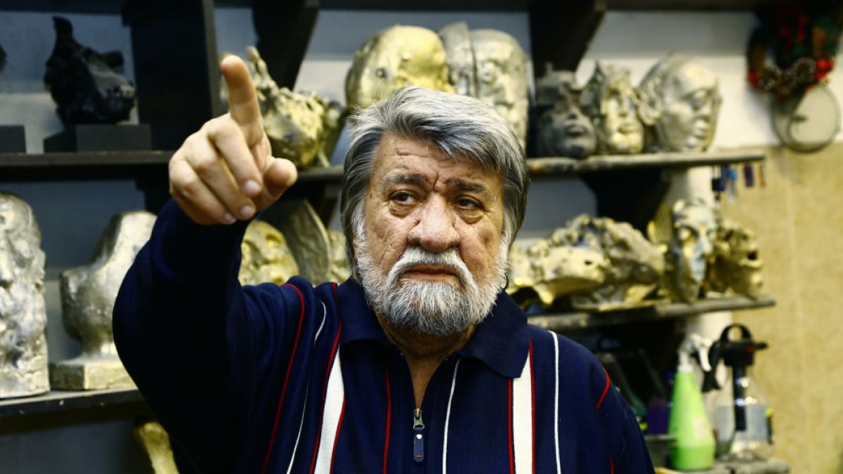 Вежди Рашидов избухна срещу служебния изтърсак, хвърлящ яйца 