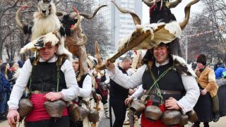 Фестивалът Сурва омагьосва България