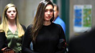 Секси атриса с потресаващ разказ за пениса на Уайнстийн! 18+