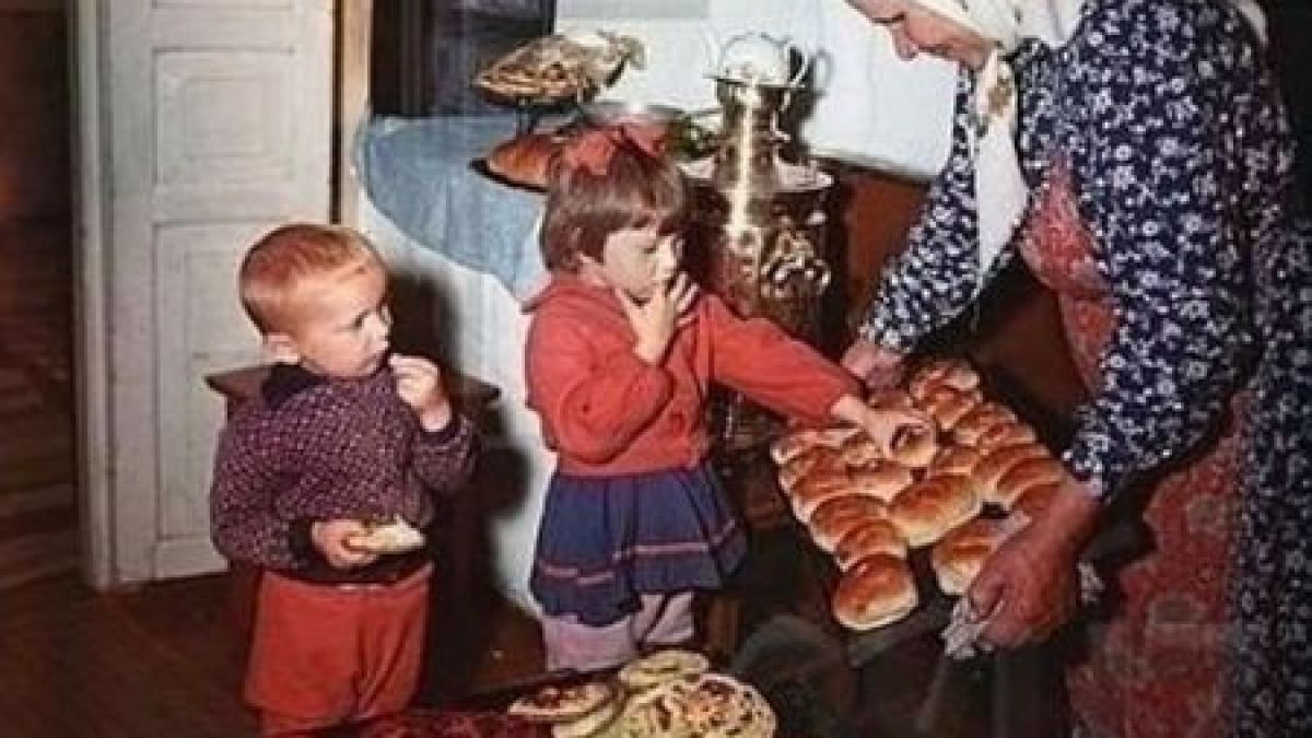 Спомени от соца: Нещата от нашето детство през 90-те, които днес са незаконни