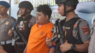 Жена каза на колега, че е дебел, а той я удуши и изгори 