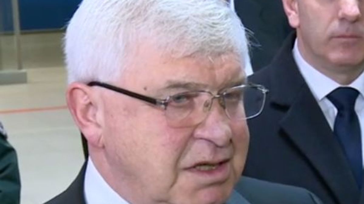 Кирил Ананиев: Има човек с температура, дошъл от Китай, който е изолиран във Варна
