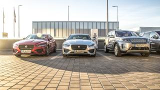 Jaguar Land Rover се впуснаха в зимно приключение